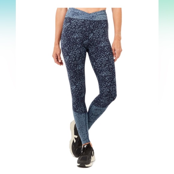 pact | Size: Small | Crossover Leggings | Sustainable | Pattern | Luxury - Picture 1 of 4